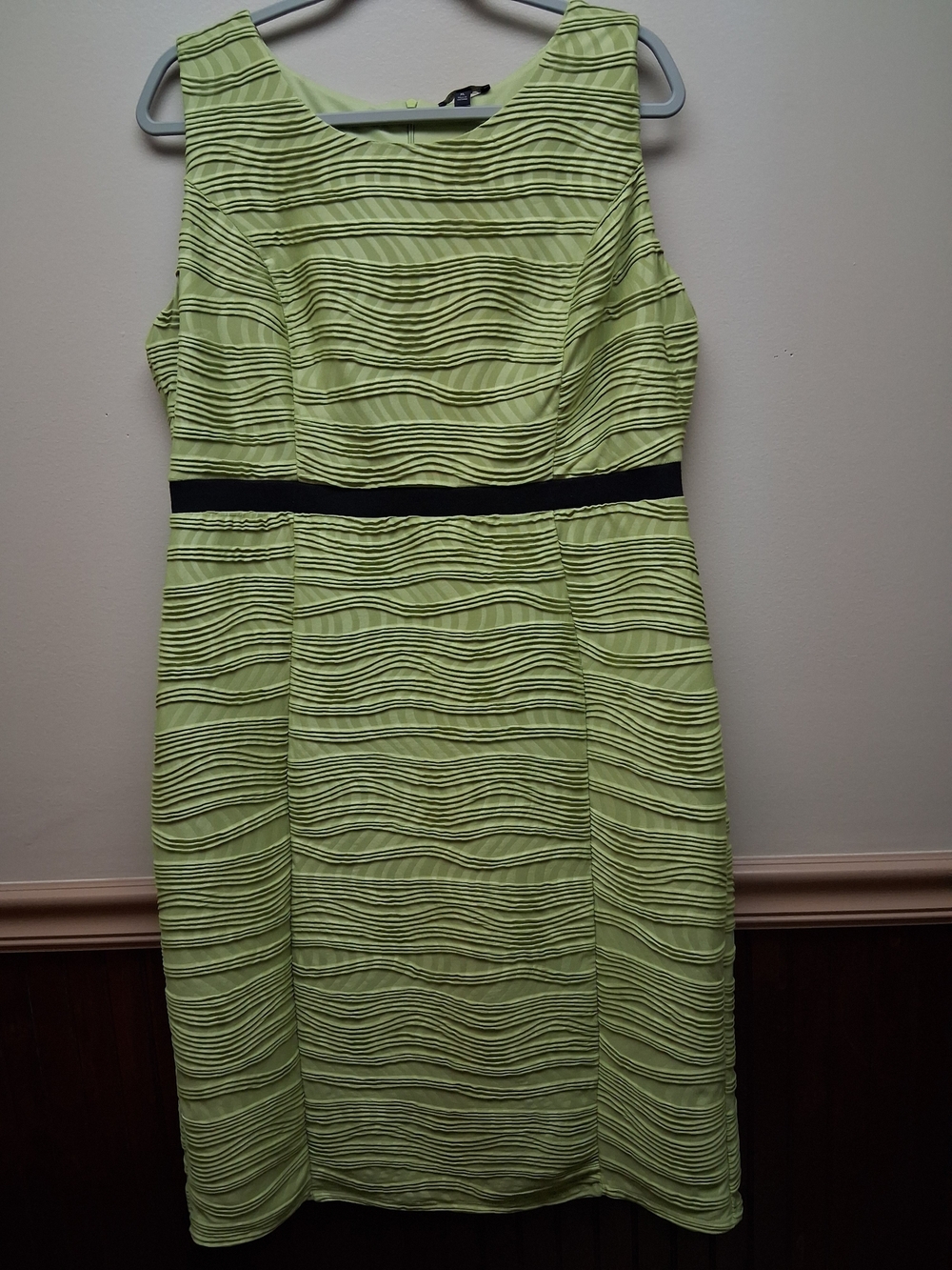 Sami & Jo Sleeveless Lime Textured Sheath Dress with Black Waist Detail Size XL